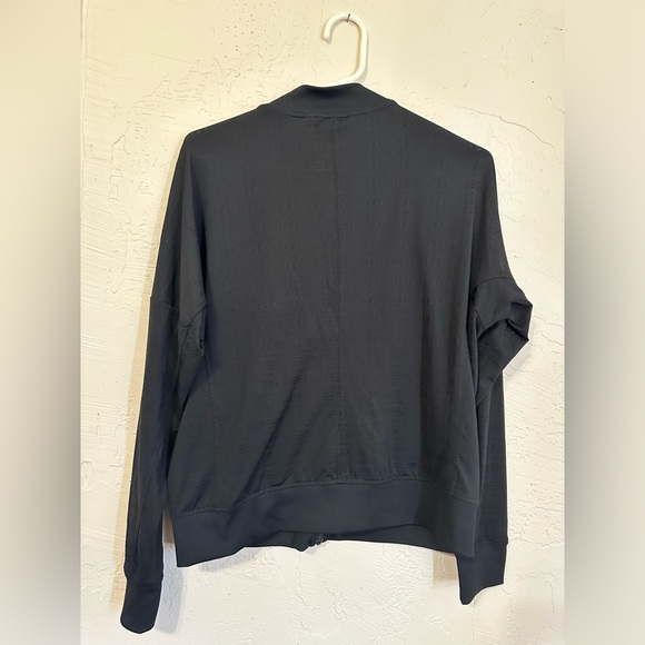 ❤️‍🔥2/$20❤️‍🔥Women’s The North Face Mesh Zip Up Jacket Size Medium - Picture 2 of 6